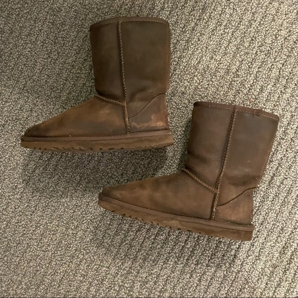 Brown leather UGGs - Picture 5 of 7